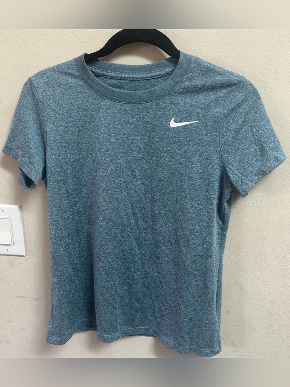 Nike dri-fit tee size small
